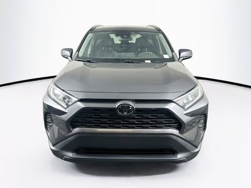 Used 2020 Toyota RAV4 XLE Premium FWD image 2