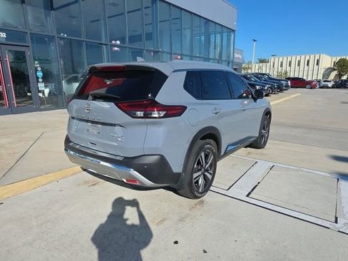 Used 2023 Nissan Rogue Platinum w/ Platinum Premium Package image 5