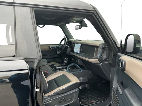 Used 2024 Ford Bronco Wildtrak image 22