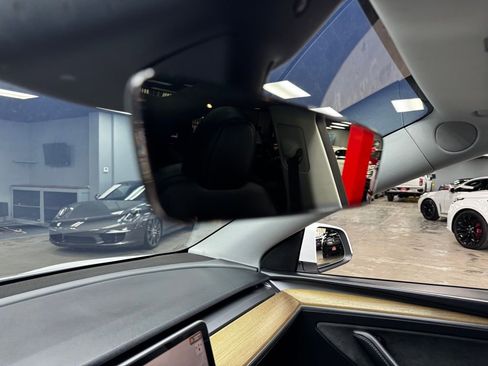 Used 2024 Tesla Model Y Long Range image 28