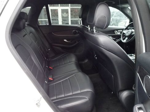 Used 2018 Mercedes-Benz GLC 300 4MATIC w/ Premium Package image 12