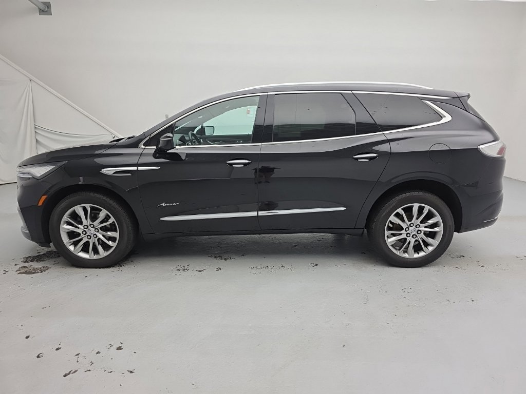 Used 2024 Buick Enclave Avenir w/ Avenir Technology Package AWD/4WD image 8