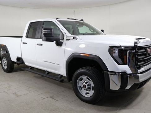Used 2025 GMC Sierra 2500 Pro w/ Convenience Package image 3