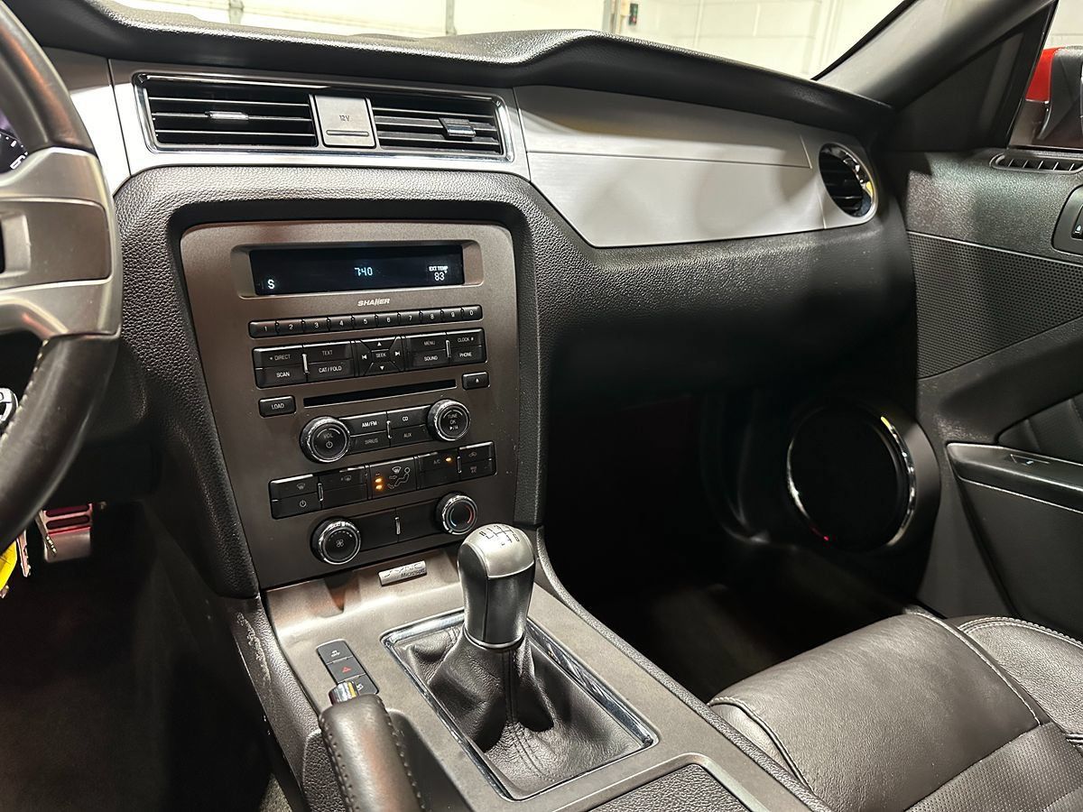 Used 2014 Ford Mustang GT Premium RWD image 31