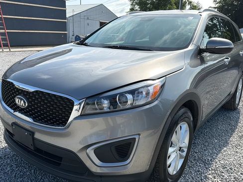 Used 2016 Kia Sorento AWD w/ LX Convenience Package image 10