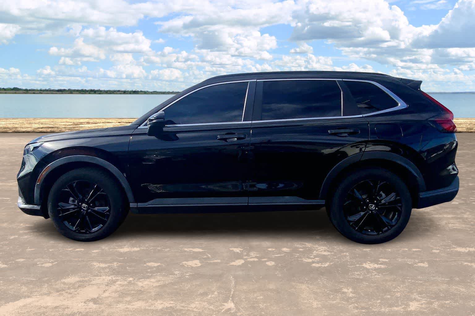 Used 2023 Honda CR-V Sport Touring image 3