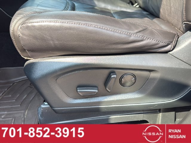 Used 2023 Ford Explorer Platinum w/ Technology Package AWD/4WD image 21