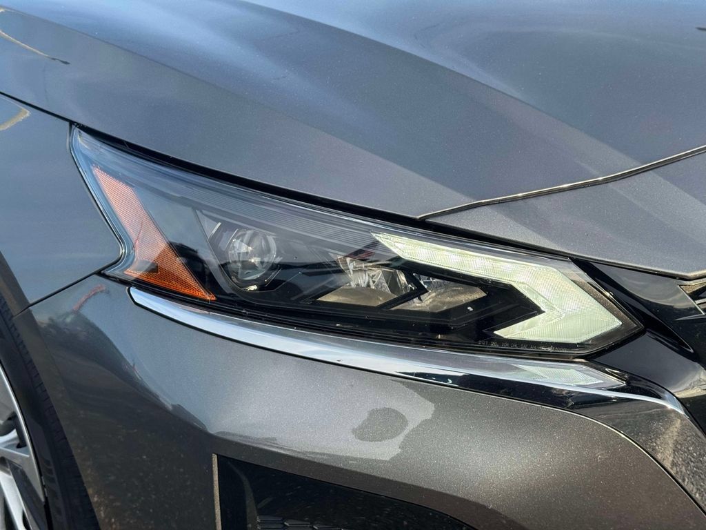 Used 2025 Nissan Altima 2.5 S FWD image 9