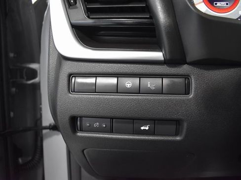 Certified 2023 Nissan Rogue Platinum w/ Platinum Premium Package image 19