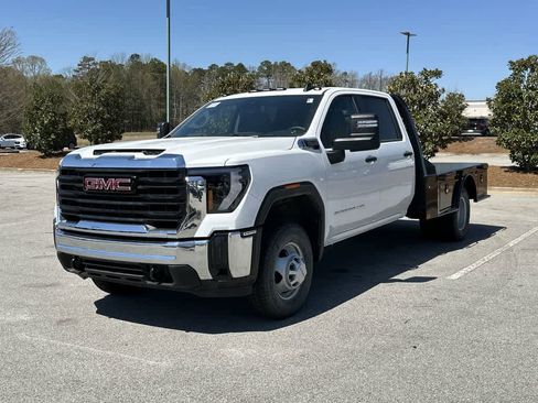 New 2025 GMC Sierra 3500 Pro w/ Convenience Package image 3