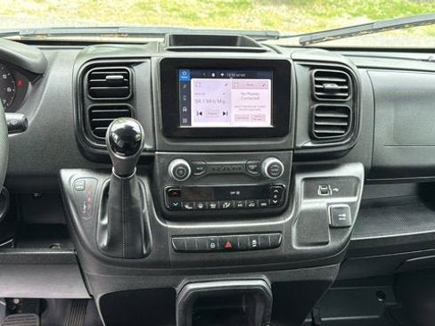 Used 2025 RAM ProMaster 2500 w/ Convenience Group FWD image 20