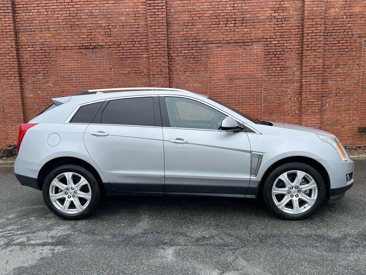 Used 2015 Cadillac SRX Performance w/ Driver Awareness Package FWD image 2