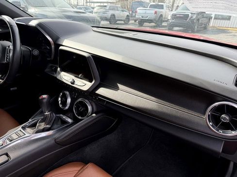 Used 2017 Chevrolet Camaro SS image 7