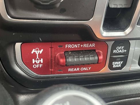 Used 2026 Jeep Wrangler Unlimited Rubicon AWD/4WD image 24