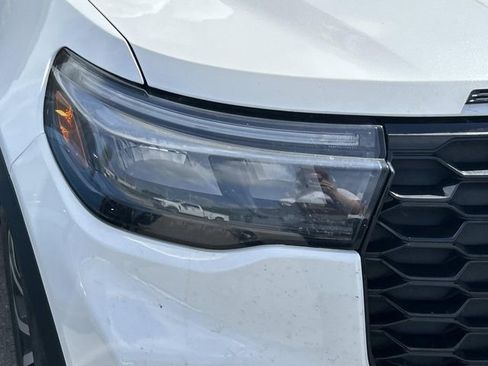 Used 2025 Ford Explorer ST-Line AWD/4WD image 9