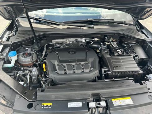 Certified 2023 Volkswagen Tiguan SE R-Line FWD image 27