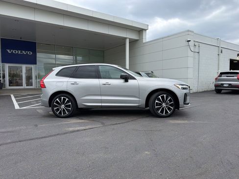 Used 2025 Volvo XC60 B5 Plus AWD/4WD image 2