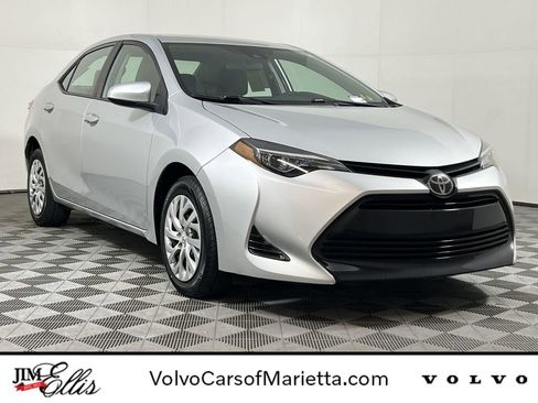Used 2019 Toyota Corolla LE image 1