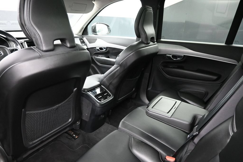 Used 2022 Volvo XC90 T5 Momentum AWD/4WD image 21