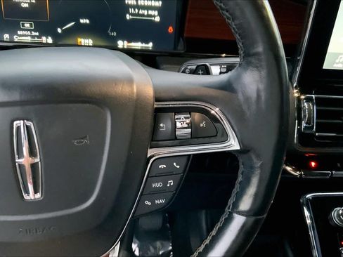 Used 2018 Lincoln Navigator Select w/ Technology Package RWD image 24