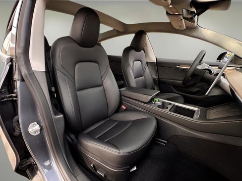 Used 2023 Tesla Model 3 Standard Range image 41