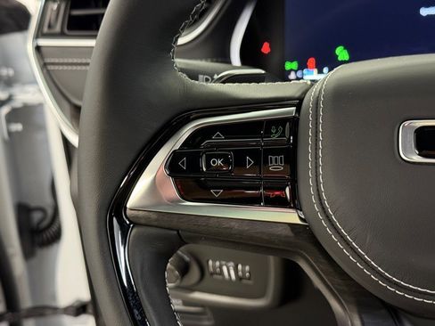 New 2025 Jeep Grand Cherokee Overland w/ Adv Protech Group III image 31