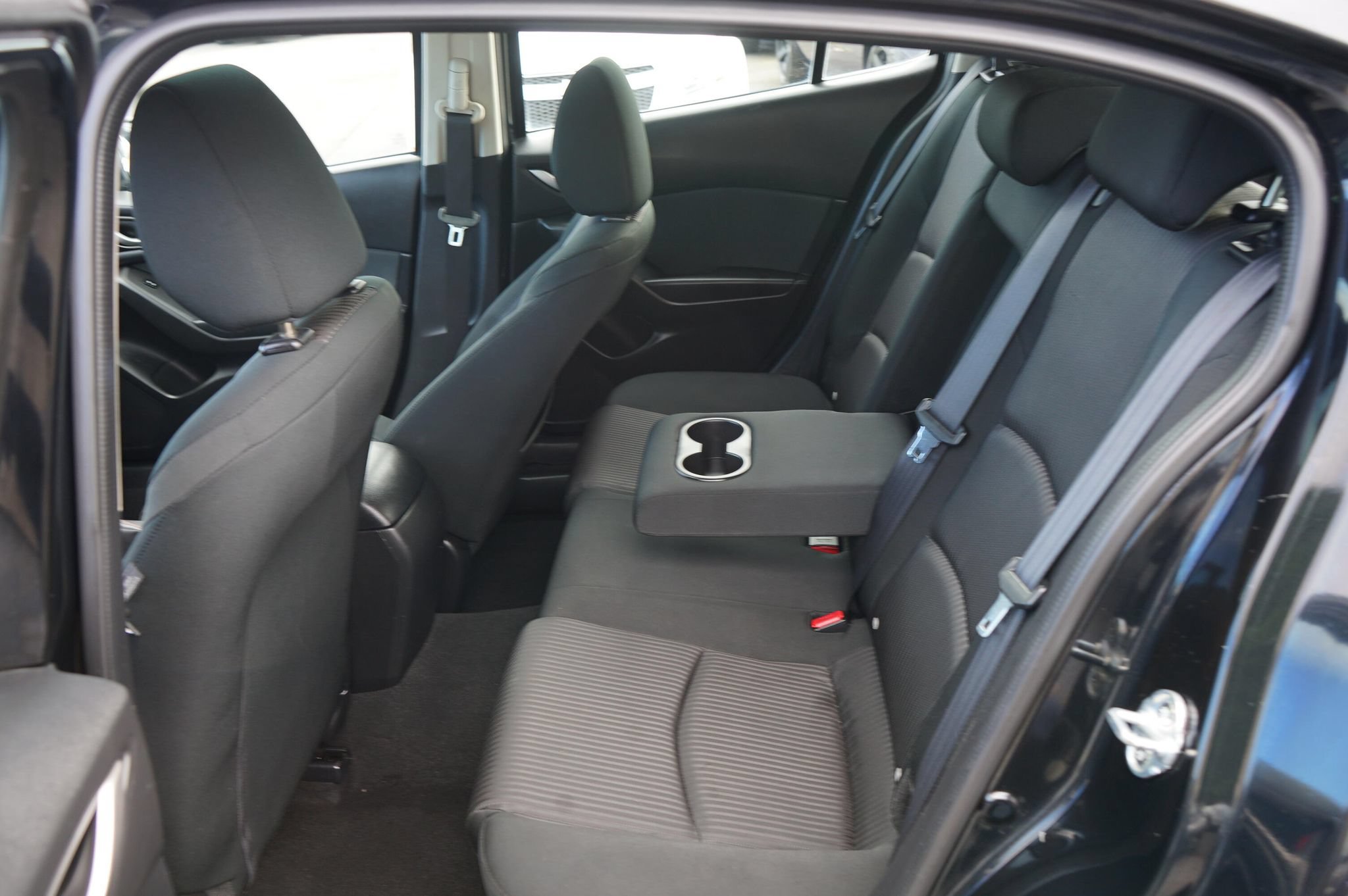 Used 2014 MAZDA MAZDA3 i Touring w/ Moonroof Package 1 FWD image 14