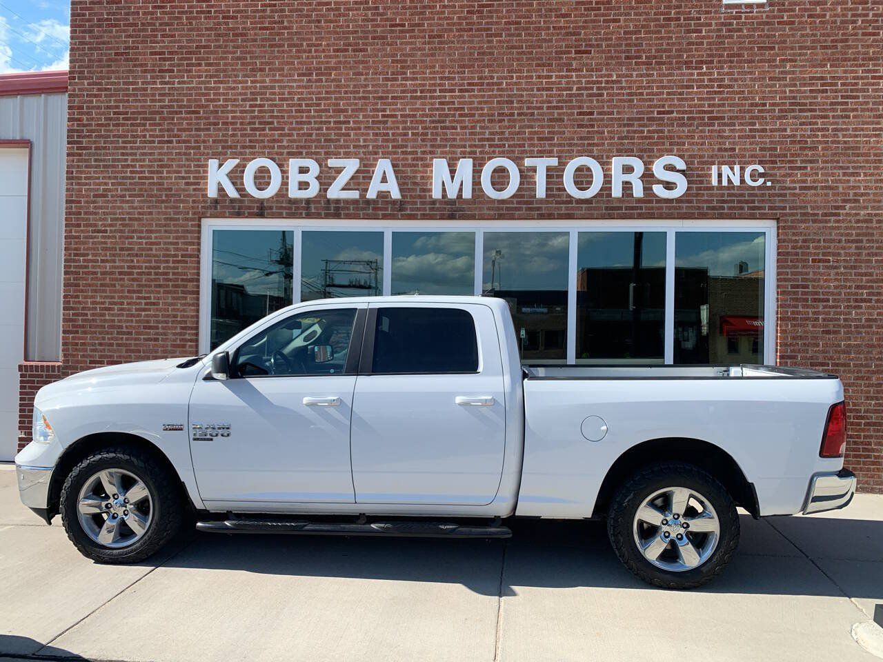 Used 2019 RAM 1500 Big Horn AWD/4WD image 1