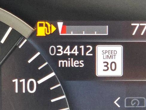 Used 2023 Land Rover Range Rover Velar R-Dynamic S image 11