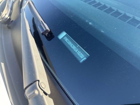 Used 2021 Ford Escape SEL image 17