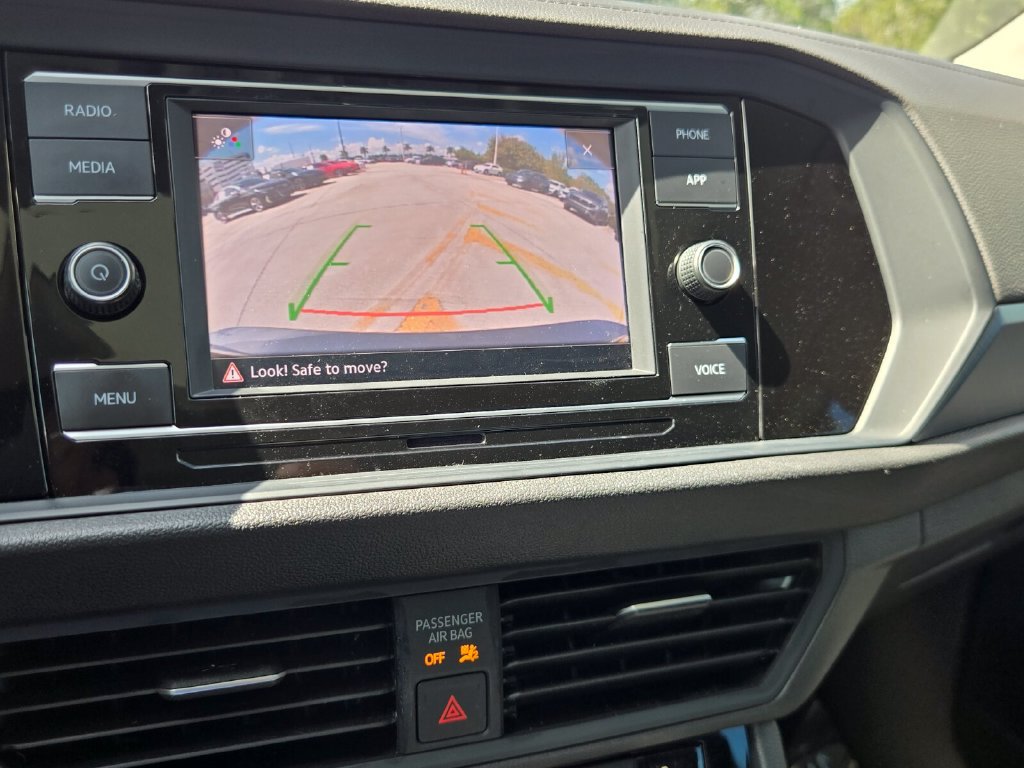Certified 2024 Volkswagen Jetta SE w/ Panoramic Sunroof Package FWD image 22