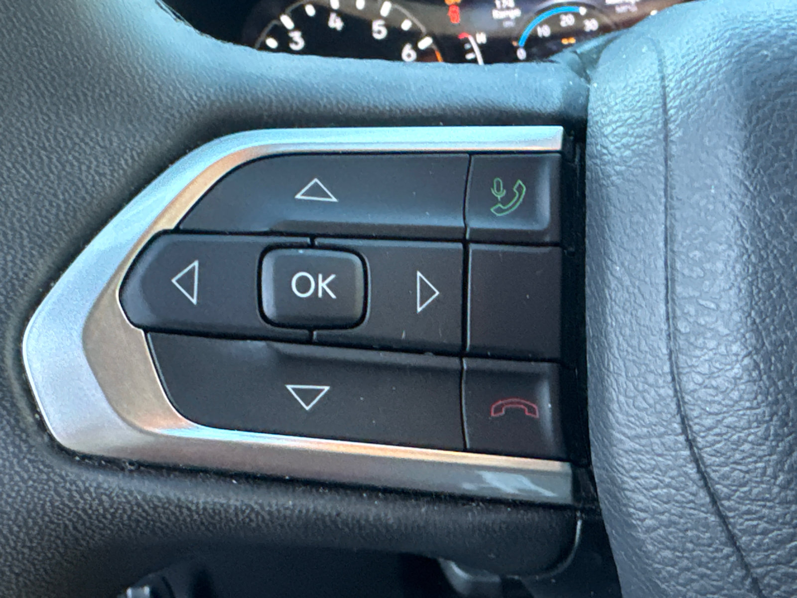 Used 2024 Jeep Compass Latitude AWD/4WD image 30