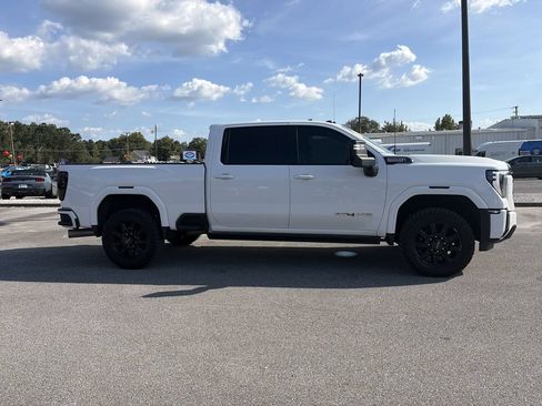 Used 2024 GMC Sierra 3500 AT4 w/ AT4 Preferred Package AWD/4WD image 8