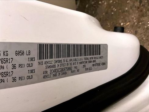 Used 2019 Dodge Grand Caravan SXT FWD image 35