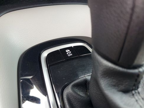 Used 2022 Toyota Corolla LE image 28