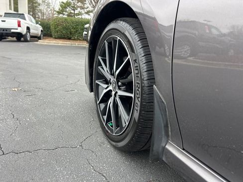 Used 2022 Toyota Camry SE image 9