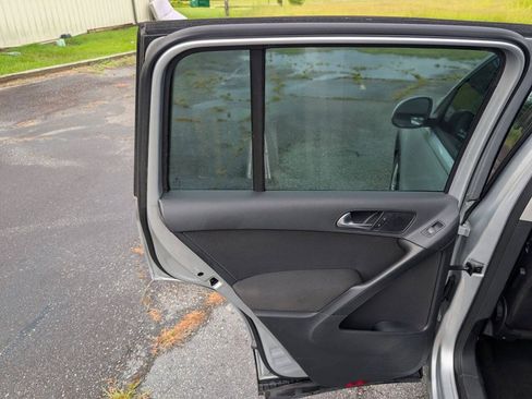 Used 2012 Volkswagen Tiguan S FWD image 28