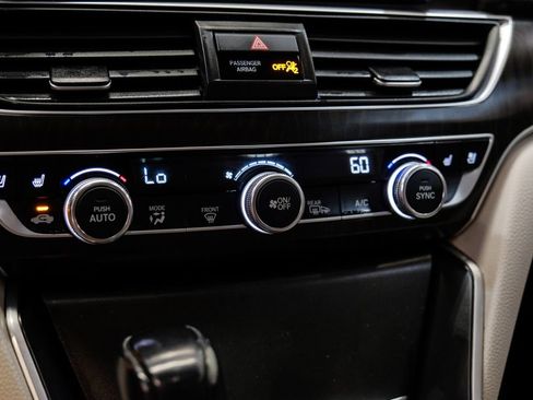 Used 2018 Honda Accord Touring image 37