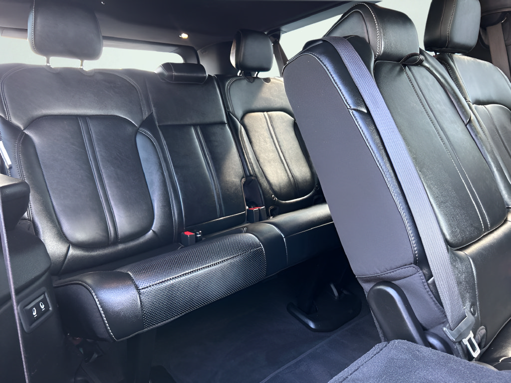 Used 2024 Jeep Wagoneer L Series III w/ Flexible Seating Group AWD/4WD image 44