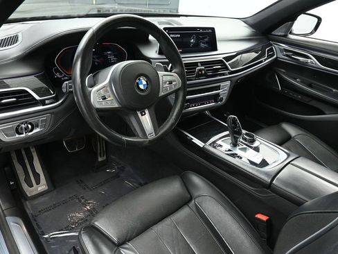 Used 2021 BMW 750i xDrive w/ Executive Package image 11