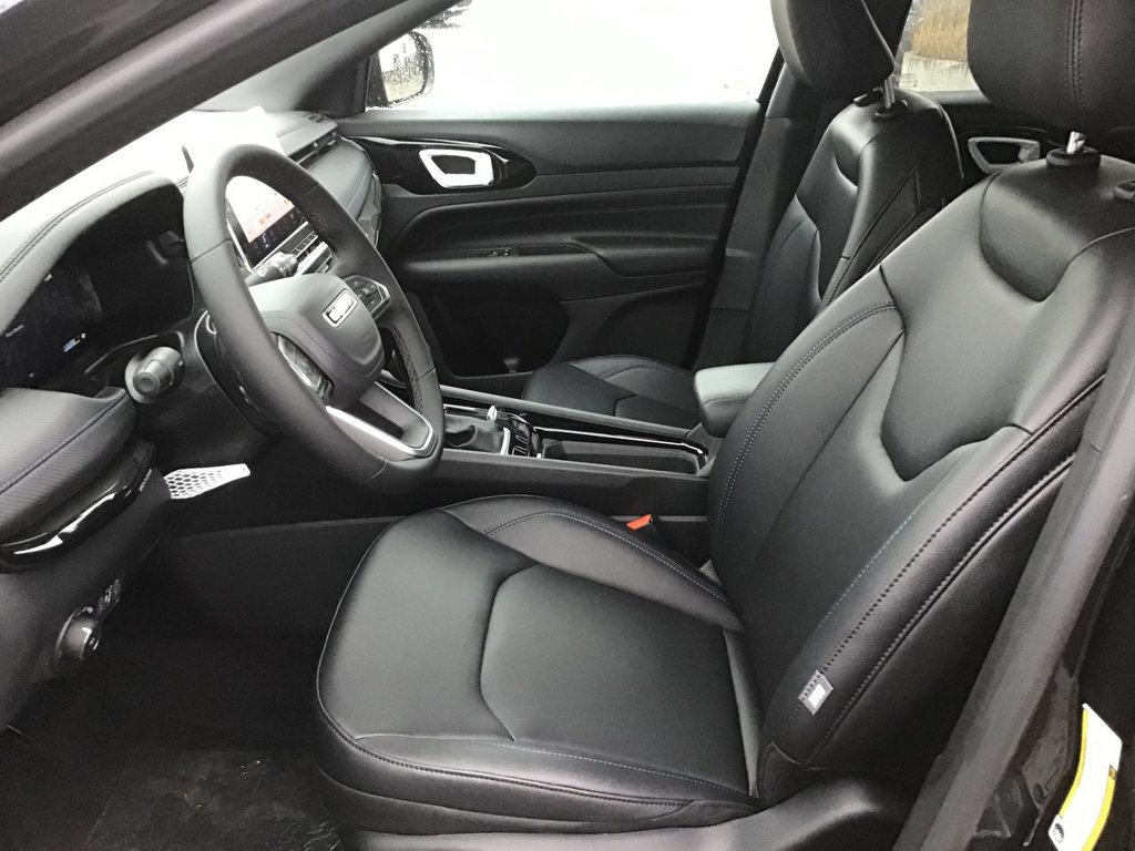 New 2026 Jeep Compass Limited w/ Sun, Sound & Navigation Group AWD/4WD image 12