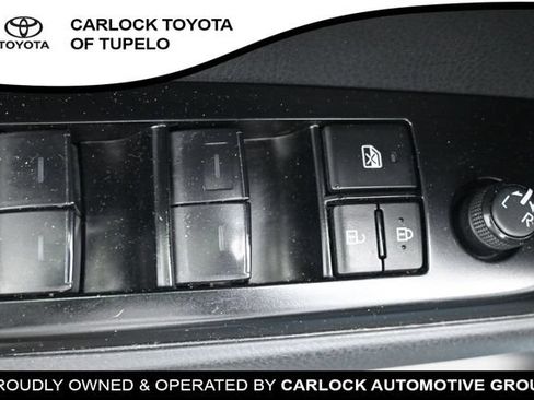 Used 2025 Toyota Camry SE w/ Convenience Package FWD image 21