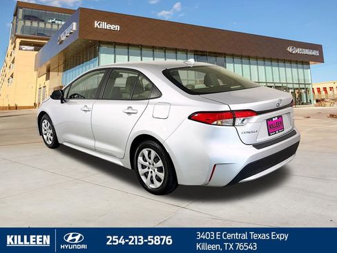 Used 2022 Toyota Corolla LE image 5