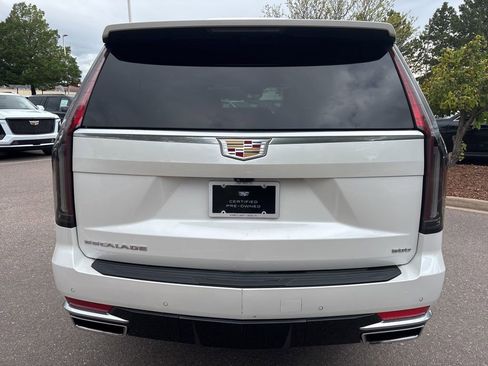 Certified 2022 Cadillac Escalade Premium Luxury AWD/4WD image 4