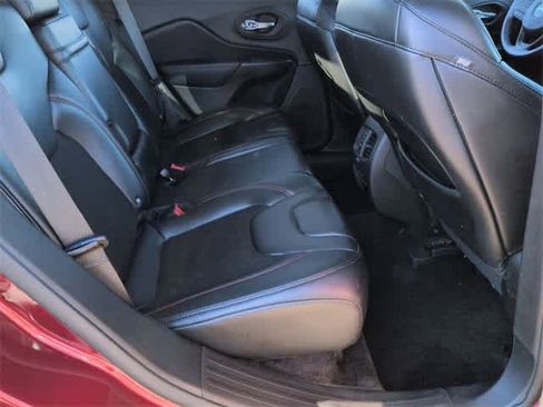 Used 2019 Jeep Cherokee Trailhawk w/ Comfort/Convenience Group image 27