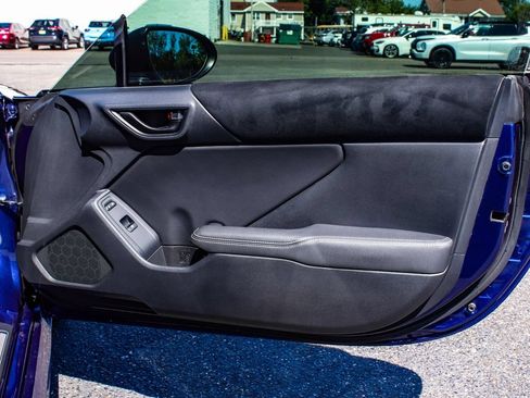 Used 2023 Toyota GR86 Premium RWD image 11
