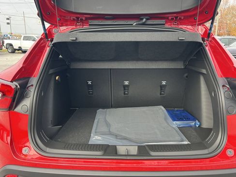 New 2026 Chevrolet Trax RS w/ Sunroof Package image 18