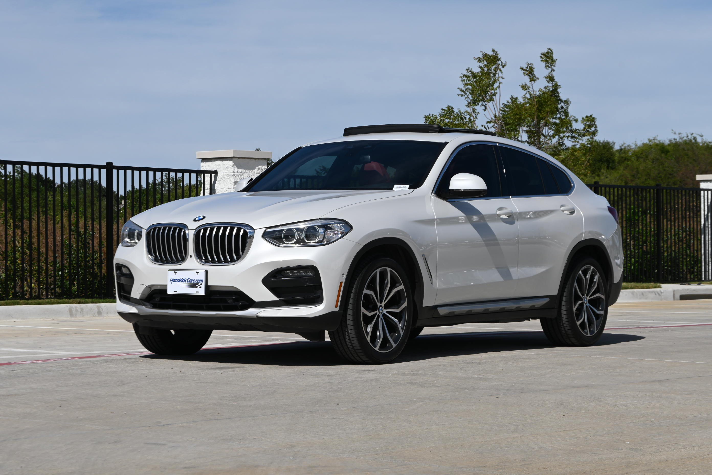 Used 2021 BMW X4 xDrive30i w/ Premium Package AWD/4WD image 5