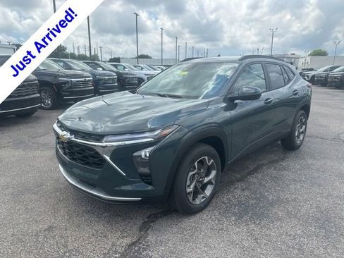 New 2026 Chevrolet Trax LT FWD image 7