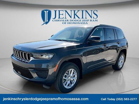 New 2025 Jeep Grand Cherokee Laredo X w/ Luxury Tech Group I RWD image 5